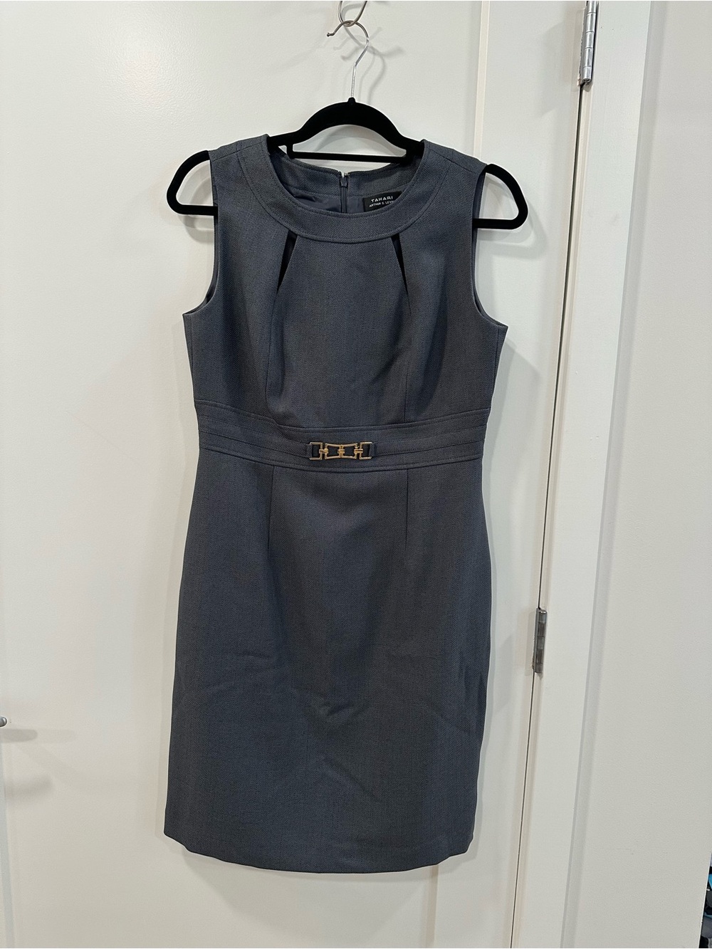 Tahari Arthur S Levine Gray Sheath Dress Size 8 Gold Detail